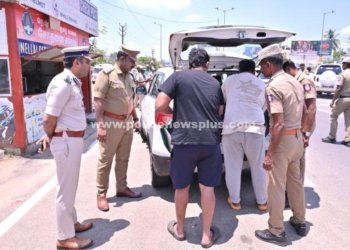 சோதனை சாவடிகளில் மாநகர காவல் ஆணையர் திடீர் ஆய்வு