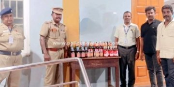 பறக்கும் படையினர் தீவிர சோதனை