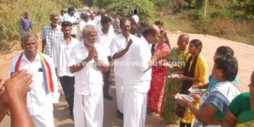 அலங்காநல்லூரில் வேட்பாளர் வாக்கு சேகரிப்பு