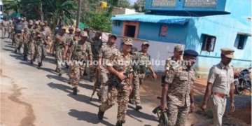 100% வாக்கு விழிப்புணர்வு கொடி அணிவகுப்பு