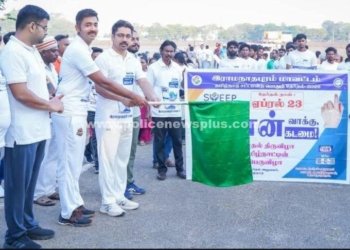 100% வாக்குப்பதிவை வலியுறுத்தி நடைபயணம்