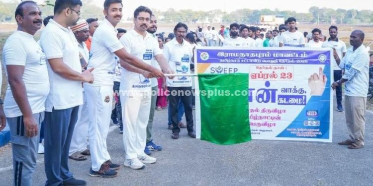 100% வாக்குப்பதிவை வலியுறுத்தி நடைபயணம்