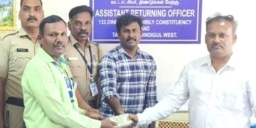 வாக்காளர்களுக்கு கொடுப்பதற்காக வைத்திருந்த ரூ.2,50,000 பணம் பறிமுதல்