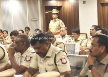 வாக்கு எண்ணிக்கை முன்னிட்டு போலீசார் ஆலோசனை கூட்டம்