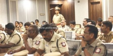 வாக்கு எண்ணிக்கை முன்னிட்டு போலீசார் ஆலோசனை கூட்டம்