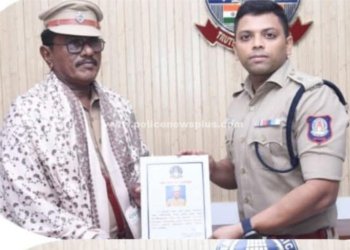ஓய்வு பெறும் போலீசார், துப்புரவு பணியாளர்களுக்கு எஸ்.பி கௌரவிப்பு