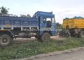 உடைக்கல் லாரிகளை சிறைபிடித்த கிராம மக்கள் போராட்டம்