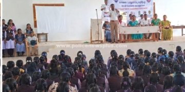 பள்ளியில் மாணவர்களுக்கு சாலை பாதுகாப்பு விழிப்புணர்வு நிகழ்ச்சி