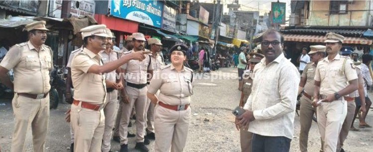 செங்கல்பட்டு பஜாரில் காவல்துறை கண்காணிப்பு