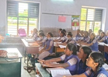 பெண் குழந்தைகள் பாதுகாப்பு குறித்து மாணவிகளுக்கு விழிப்புணர்வு