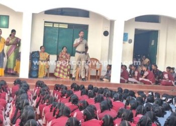 பள்ளியில் மாணவிகளுக்கு போக்சோ, போதை விழிப்புணர்வு முகாம்