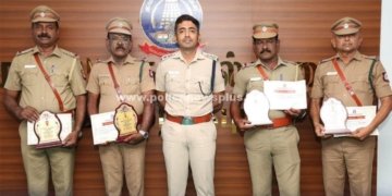 பணி நிறைவு பெறும் காவல்துறையினருக்கு எஸ்.பி. பாராட்டு