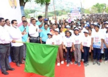 கிருஷ்ணகிரியில் விழிப்புணர்வு பேரணியை தொடங்கி வைத்த ஆட்சியர்