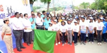 கிருஷ்ணகிரியில் விழிப்புணர்வு பேரணியை தொடங்கி வைத்த ஆட்சியர்
