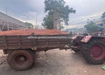 நத்தம் அருகே மணல் அள்ளிய டிராக்டர் பறிமுதல்