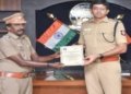 சிறப்பாக பணியாற்றிய காவலர்களை பாராட்டிய எஸ்.பி