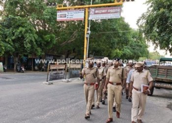கோவில்பட்டியில் காவல்துறையினர் நடை ரோந்து
