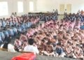 அரசு பள்ளியில் மாணவர்களுக்கு விழிப்புணர்வு நிகழ்ச்சி