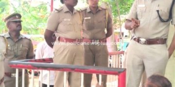 மகளிர் காவல் நிலையத்தில் திருநங்கைகளுக்கு அறிவுரை கூட்டம்
