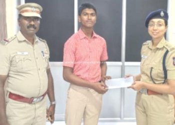 காவல்துறை பணியாளர்களின் குழந்தைகளுக்கு எஸ்.பி. பாராட்டு