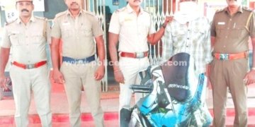 மாணவியிடம் செயின் பறிக்க முயற்சி செய்த வாலிபர் கைது
