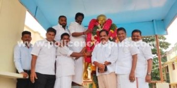 காமராஜர் சிலைக்கு தமிழக வெற்றிக் கழகம் மரியாதை