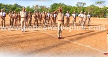ஆயுதப்படை காவலர்களின் கவாத்து பயிற்சியை ஆய்வு செய்த எஸ்.பி