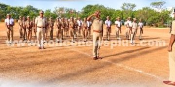 ஆயுதப்படை காவலர்களின் கவாத்து பயிற்சியை ஆய்வு செய்த எஸ்.பி