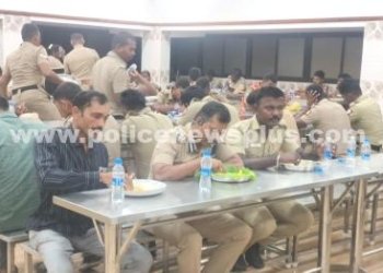 காவலர்களை நெகிழ்ச்சி அடைய வைத்த டி.ஐ.ஜி செயல்