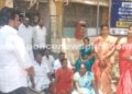 நகராட்சியில் நகர் மன்ற உறுப்பினர்கள்  போராட்டம்