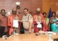 காவல்துறையில் பணி ஓய்வு பெற்ற இரு அதிகாரிகளுக்கு பாராட்டு விழா