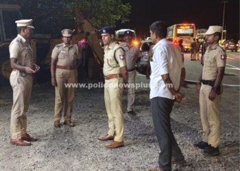 சோதனை சாவடியில் எஸ்.பி திடீர் ஆய்வு
