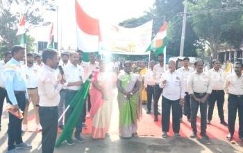 காரைக்குடியில் சுதந்திர தின விழிப்புணர்வு நடை பயணம்