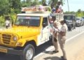 சோதனைச்சாவடியில் போலீசார் தீவிர வாகன சோதனை
