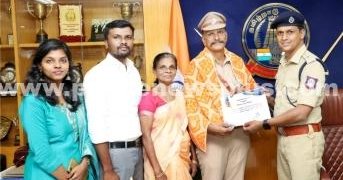 ஓய்வு பெற்ற காவலர்களுக்கு எஸ்.பி பாராட்டு
