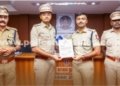 சிறப்பாக பணியாற்றிய காவலர்களுக்கு நாமக்கல் எஸ்.பி. பாராட்டு