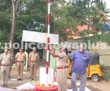 காவல் நிலையங்களில் 80-வது சுதந்திர தின விழா