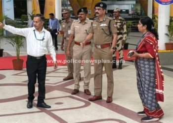 சென்னை விமான நிலையத்தில் காவல் ஆணையர் ஆய்வு