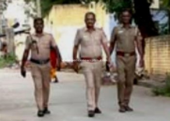 தேனியில் காவல்துறையினர் தீவிர நடை ரோந்து