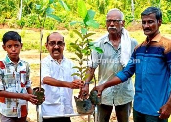 கீழடி அகழாய்வு பகுதியில் மரக்கன்றுகள் நடும் நிகழ்ச்சி