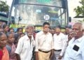 புதிய பேருந்து வழித்தடத்தை தொடங்கி வைத்த அமைச்சர்