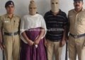 தங்க நகைகள் திருடிய பெண் ஊழியர் உட்பட 2 பேர் கைது