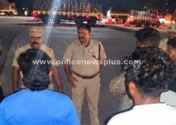 கிருஷ்ணகிரி சுங்கச்சாவடி பகுதியில் போலீசார் நடை ரோந்து