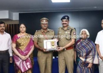 பணி ஓய்வு பெறும் காவல்துறையினருக்கு பாராட்டு
