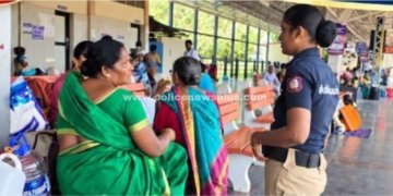 இரயில் நிலையத்தில் சிங்கப்பெண் படையினரின் விழிப்புணர்வு