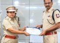 சிறப்பாகப் பணியாற்றிய காவல்துறையினருக்கு எஸ்.பி. பாராட்டு