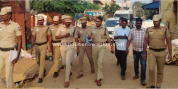 சிவகங்கையில் போலீசார் நடை ரோந்து